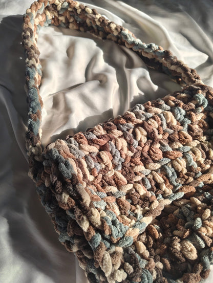 Textured woven bag