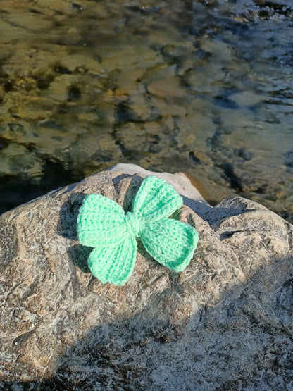 crochet green bow hair clip 
