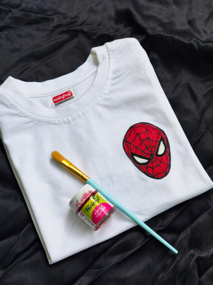 Hand-painted Spider-Man kids T-shirt featuring a Spider-Man mask on the front, handmade superhero cotton T-shirt for boys and Marvel fans.